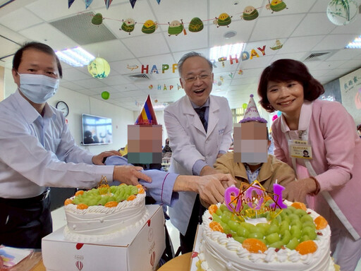 北榮桃園分院護家慶端午 長輩體驗包粽樂趣