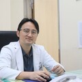 7旬嬤沒跌倒竟骨折！桃園醫院：小心沉默的「骨骼小偷」