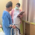 部桃助中風翁轉銜長照2.0服務 家屬大讚揪感心