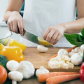愛吃半熟蛋、微帶血的肉？教你10個「食材烹煮技巧」預防食物中毒