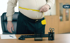 35歲白領男爆肥112公斤！醫曝正確減重關鍵：吃「哈佛餐盤」搭運動