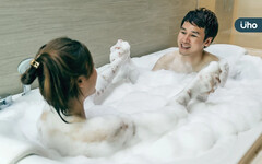 婚後會跟另一半一起洗澡嗎？研究揭「鴛鴦浴」好處多：回到熱戀期