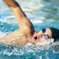 游泳可以減肥嗎？游泳多久才會瘦？減肥先學「正確游法」快慢交替