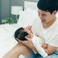 只有週末放假才出現！「週末爸爸」的育兒心態：工作才是第一順位