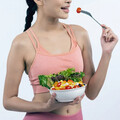運動後「肌肉拉傷」怎麼吃？健身專家列「5大營養素」快速修復肌肉