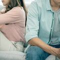 曾經相愛的我們怎麼了？盤點「婚內失戀」8大現象：平常各忙各也算