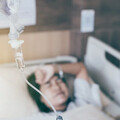 9旬長者也可「在家洗腎」！長庚研究揭「腹膜透析」降心血管死亡風險