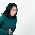 30多歲腹脹如懷孕，竟罹大腸癌晚期⋯醫建議補充「1物」降瘜肉風險