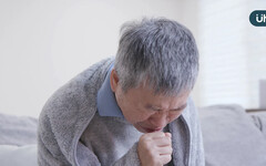 咳嗽有痰別自己亂買消炎藥！醫揭「新一代祛痰膠囊」多效合一助化痰
