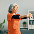 有圖解》預防「肌少症」阻力訓練是關鍵！簡單「4招運動」在家就能做