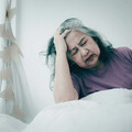 老人家晚上睡不著？揭密夜間睡眠「6大問題」：小心失智症也上榜