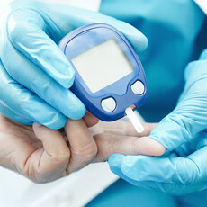 為何空腹血糖正常，糖化血色素卻偏高？帶你看「血糖監測」3大目的