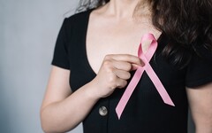 病友看得到卻用不到的痛！早期乳癌治療大多無健保給付 平均一年藥費破百萬