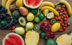 吃太多「蘇丹紅」傷肝怎麼辦？營養師分享排毒 3 水果、中醫提出護肝 4 習慣