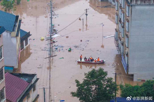 史上最強降雨！湖南平江「淹水近紅綠燈」破70年紀錄 宣布戰時狀態抗洪
