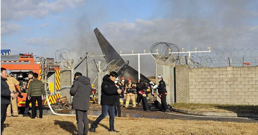 快訊／南韓百人客機衝出跑道墜毀 至少23人傷亡