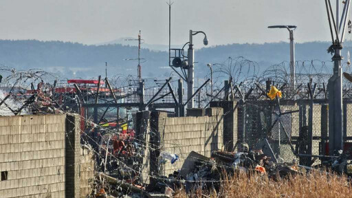 南韓181人客機機腹著陸滑行衝出跑道爆炸 機身斷裂驚悚畫面曝光