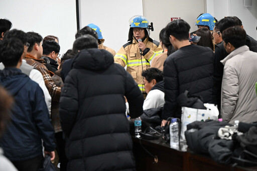 濟州航空飛安意外！家屬焦急確認親人生死 情緒激動和保安肢體衝突