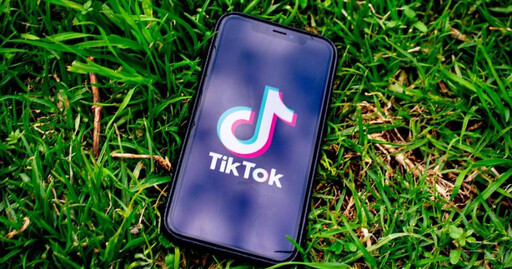 少女沉迷TikTok！ 老爸「很反感」當街抓狂斃了她