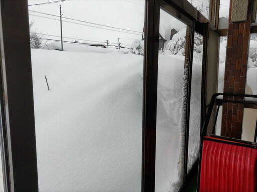 寒流襲擊日本「大雪停不下」 群馬積雪突破116公分