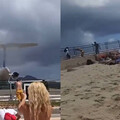 為了看飛機起飛！瑪侯海灘遊客遭強風「吹到海中」 網酸：好蠢