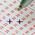 只因陪孫散步！紐西蘭嬤中樂透5.6億「照常上班」 一句話全家爆哭