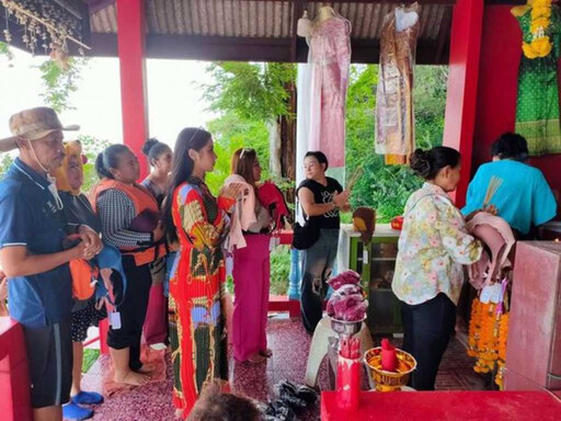 泰「少女雙乳島」祈求姻緣超靈驗 一票女信眾奉上胸罩還願