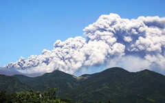 時隔7年！日本九州新燃岳火山爆發 「煙霧達5百米」當地2級警戒