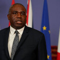 敘利亞政權更迭後 「英外交大臣訪大馬士革」釋出重建訊號