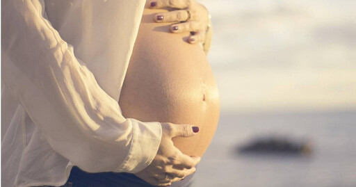 目擊妻子與陌生人走進摩鐵!越男心酸帶3孩驗DNA 報告揭露她隱藏多年的祕密