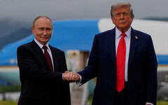 川普、普丁峰會阿拉斯加登場 澤倫斯基批：談判當天仍在殺戮