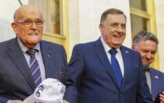 才援助家暴受害者 81歲前紐約市長「遭後方車輛高速追撞」受重傷