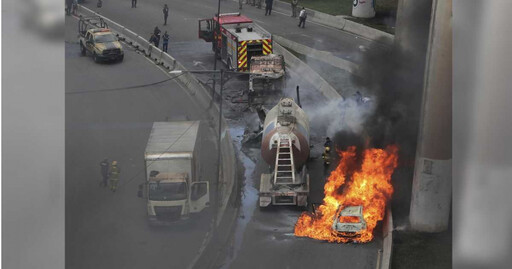 墨西哥汽油槽車爆炸！現場火舌竄天 至少已3死70傷
