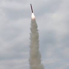 川普抵韓前夕示威 北韓海上新艦試射「戰略巡弋飛彈」