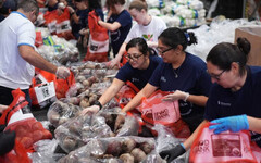 美最高法院批准「暫不全額發放40億美元糧食補助」 約4200萬人受影響