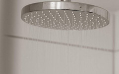 黑暗中洗澡正流行！ 醫師曝：15分鐘搞定焦慮與失眠比冥想更快安定情緒