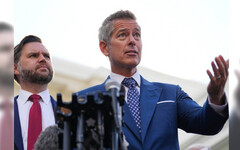 搭飛機「2種服裝」超NG 美運輸部長鄭重呼籲：別再穿