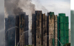 香港宏福苑大火增至94死 預計今早將完成7大樓爆破