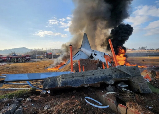 快訊／超驚險！濟州航空墜機「殘骸再起火」 機艙內對話記錄提取完成