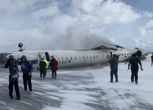 又傳空難！美國達美航空載80人降落翻覆 「機腹朝上」最新傷亡曝光