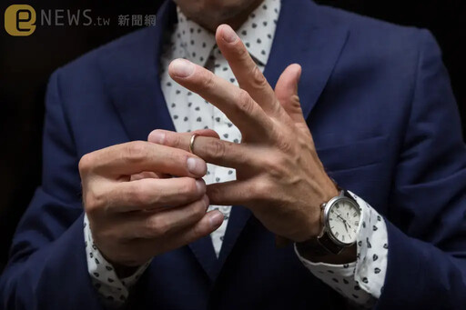 驚喜變驚嚇！男生日派對上當眾揭穿老婆出軌 「影片瘋傳」親友尷尬離場