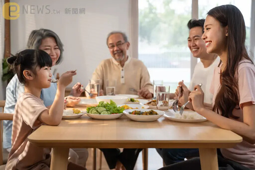 日夫婦「15年狂生11胎」每月吃掉50kg白米 妻兼差補驚人開銷