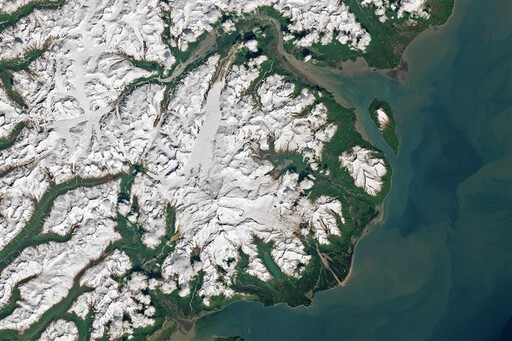 美國沉寂百年火山甦醒！罕見「每分鐘一震」 NASA警告：準備爆發