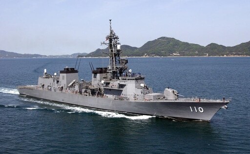 「遼寧號」東海戰鬥機和直升機起降演練 日派軍艦及軍機前往戒備