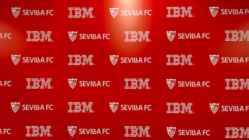 西班牙西維爾足球俱樂部使用 IBM watsonx 生成式 AI 的強大功能改變球探的工作方法