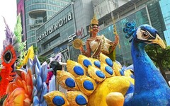 泰國各地宋干節慶典活動在Central World和Central Pattana地標性購物中心盛大啟幕，吸引逾百萬遊客