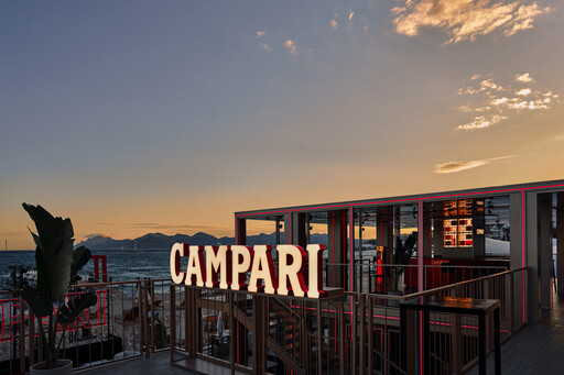 Campari 攜手 Mads Mikkelsen 重返康城影展,慶祝熱情、創意和電影
