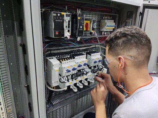 Volga 運用 Rockwell Automation 的 EtherNet/IP In-Cabinet Solution 機櫃內解決方案,將控制盤配線的時間縮短 66%