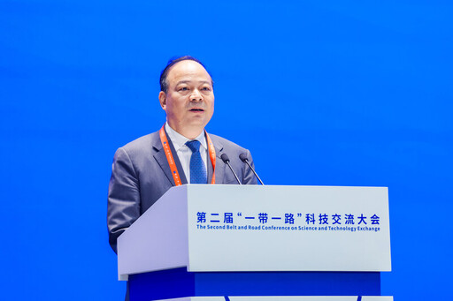 寧德時代董事長兼CEO曾毓群在重要會議上闡述全球零碳轉型願景並呼籲深化合作