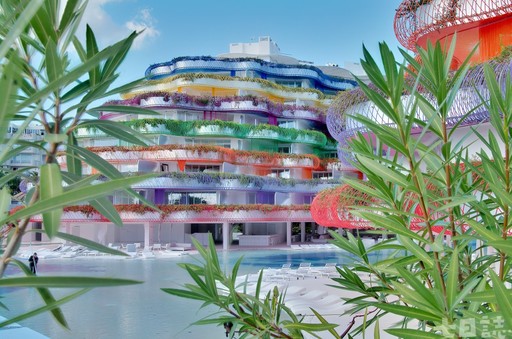 夏天就是要游泳 Jean Nouvel打造全歐最大私宅泳池
